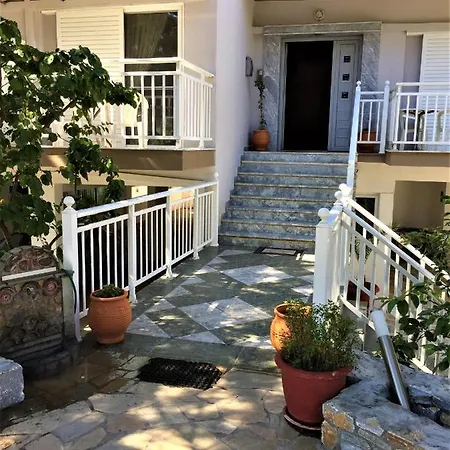 招待所 In Studio - For 4 People In Limenaria, Only Five Minutes Away From Center *